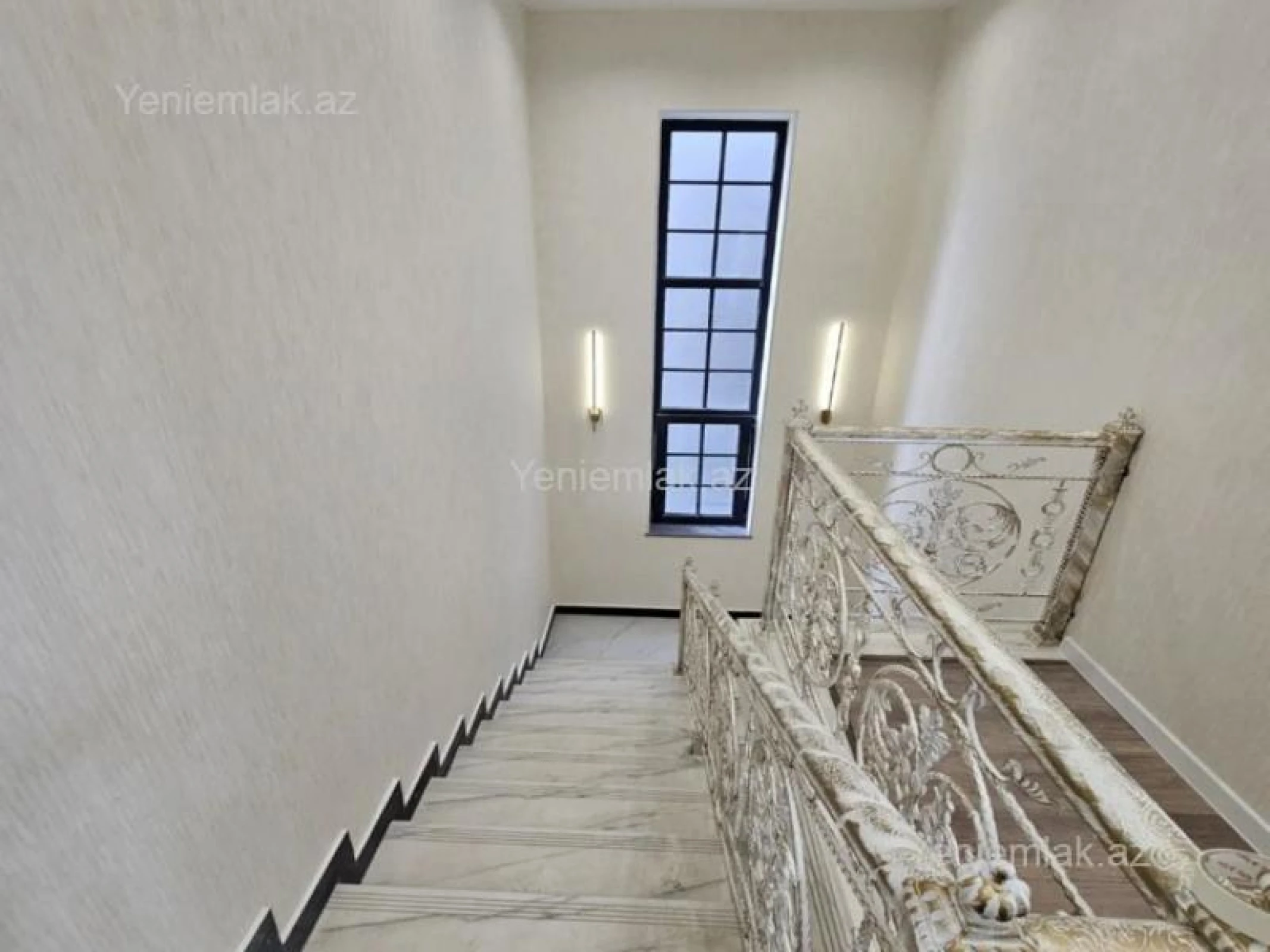 Satılır 5 otaqlı həyət evi 200 m²