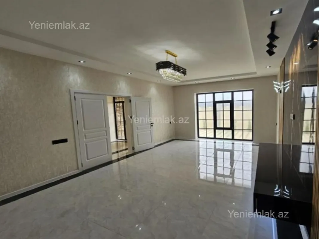 Satılır 5 otaqlı həyət evi 200 m²