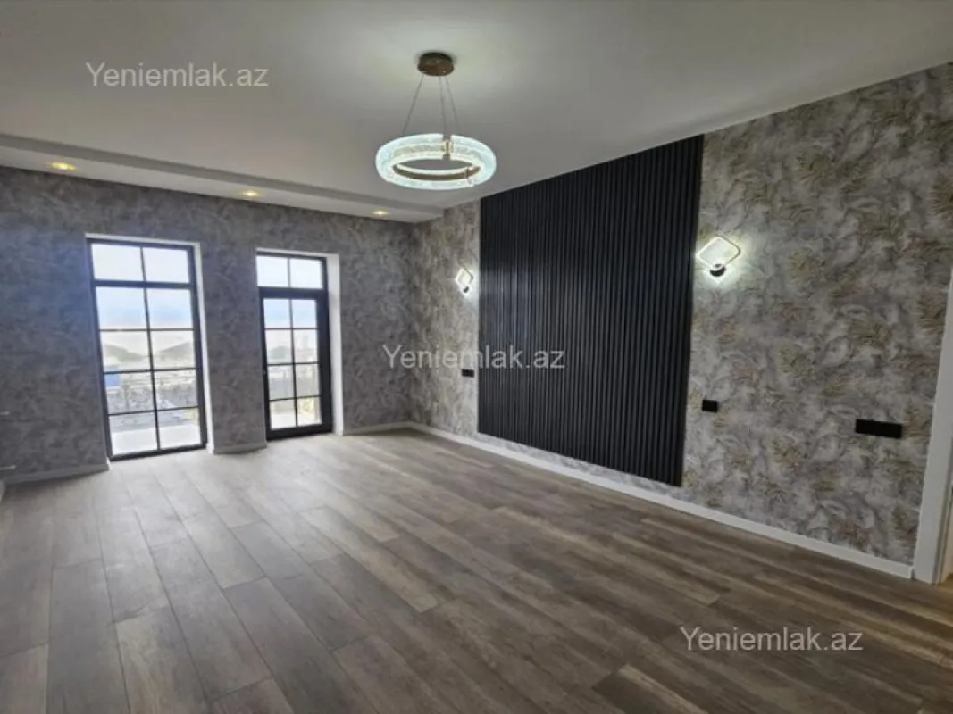 Satılır 5 otaqlı həyət evi 200 m²