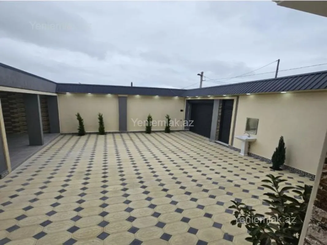 Satılır 5 otaqlı həyət evi 200 m²