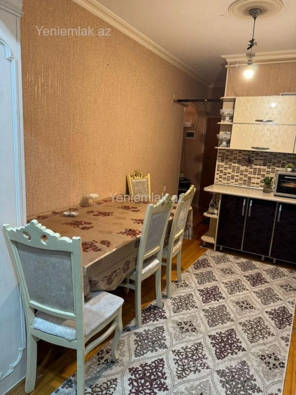 Satılır 2 otaqlı köhnə tikili 55 m²