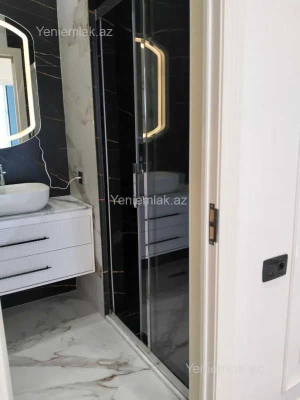Satılır 3 otaqlı yeni tikili 131 m²