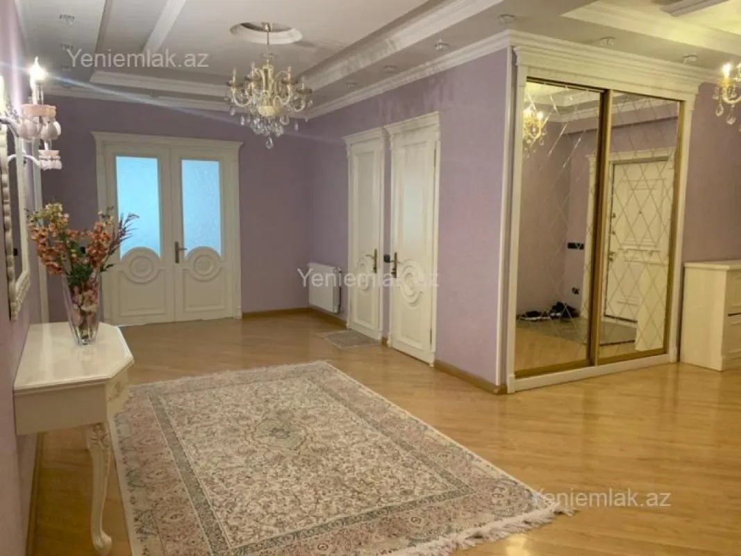 Satılır 4 otaqlı yeni tikili 220 m²