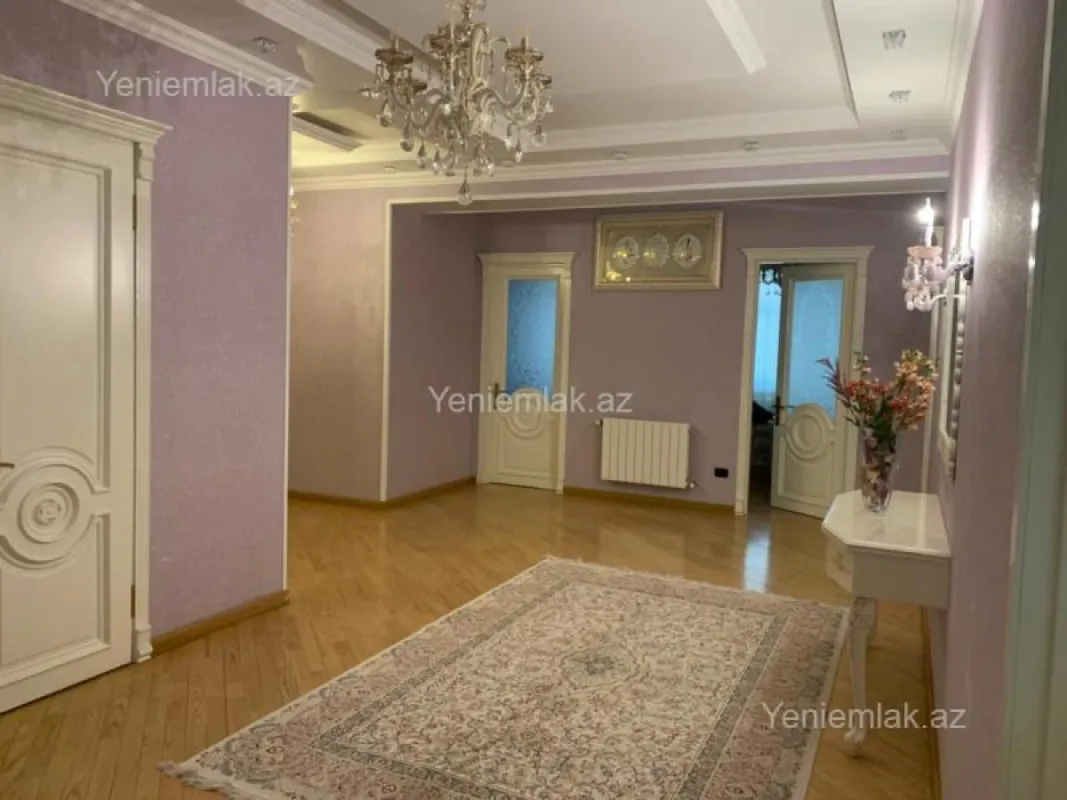 Satılır 4 otaqlı yeni tikili 220 m²