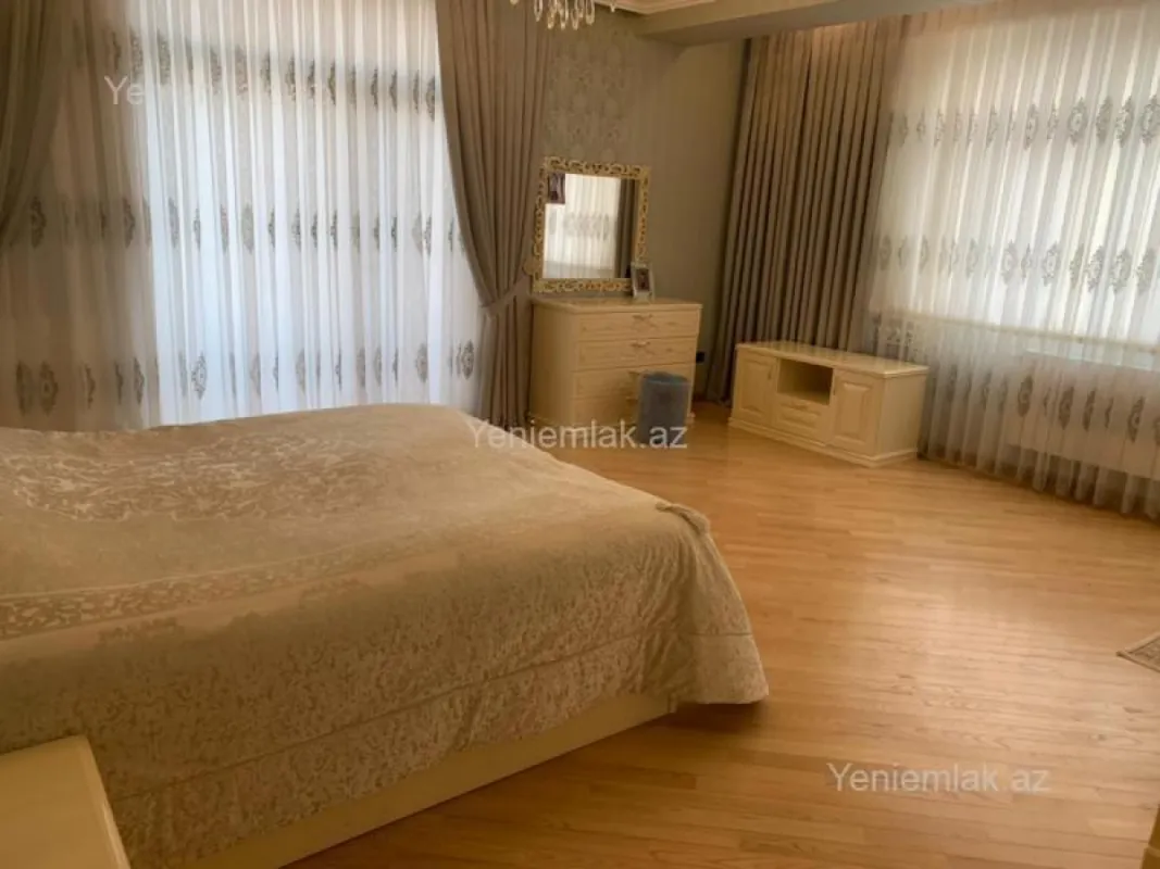 Satılır 4 otaqlı yeni tikili 220 m²