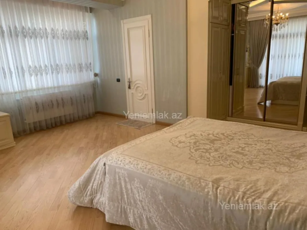 Satılır 4 otaqlı yeni tikili 220 m²