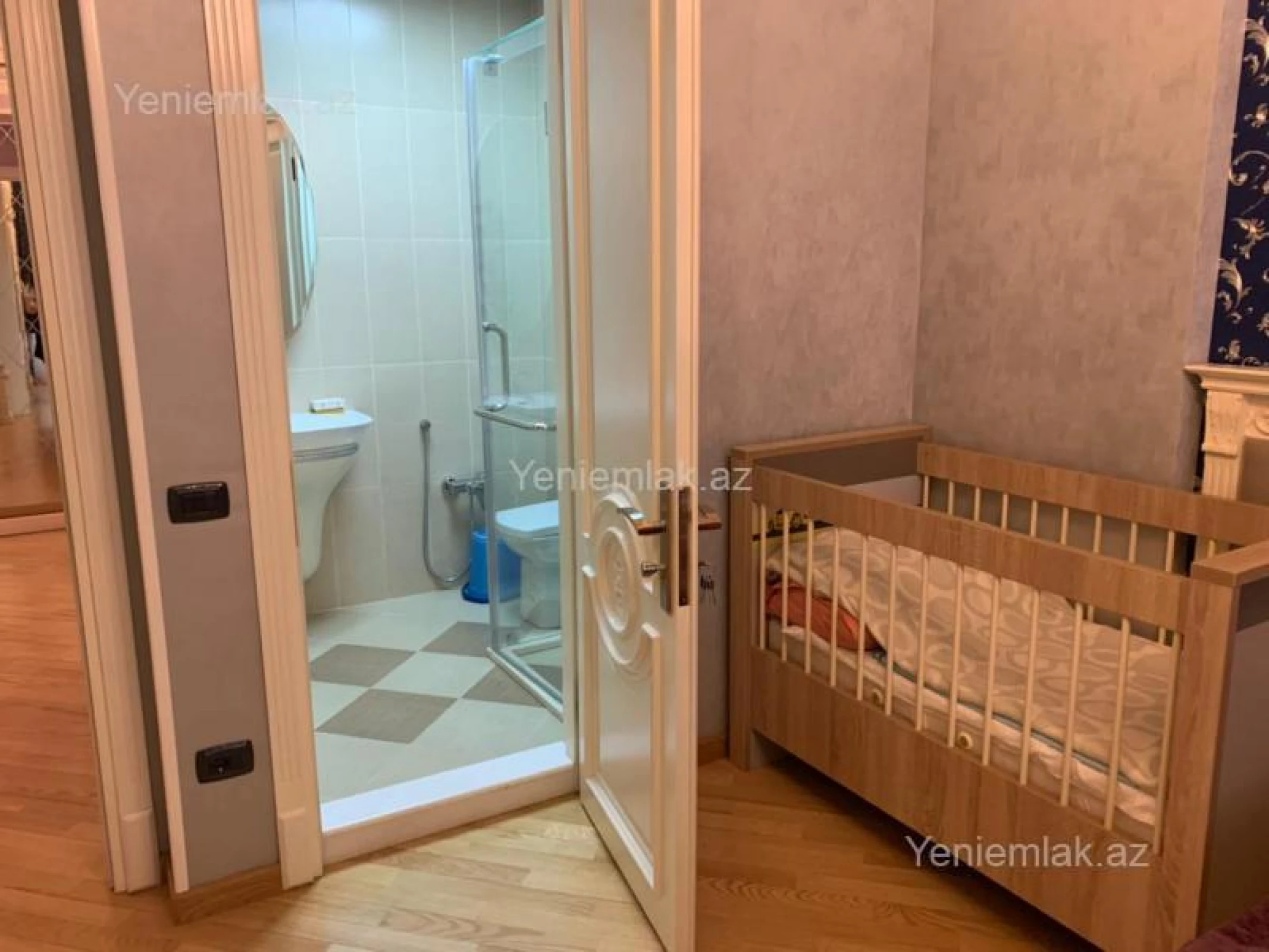 Satılır 4 otaqlı yeni tikili 220 m²