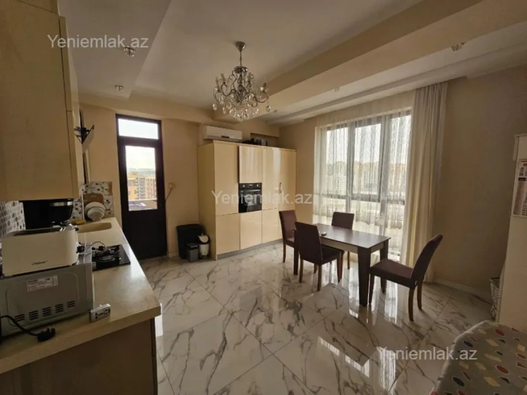 Satılır 4 otaqlı yeni tikili 185 m²