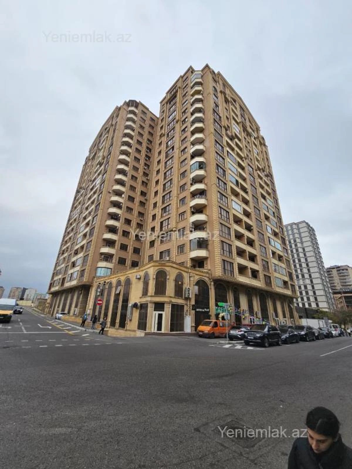 Satılır 4 otaqlı yeni tikili 185 m²