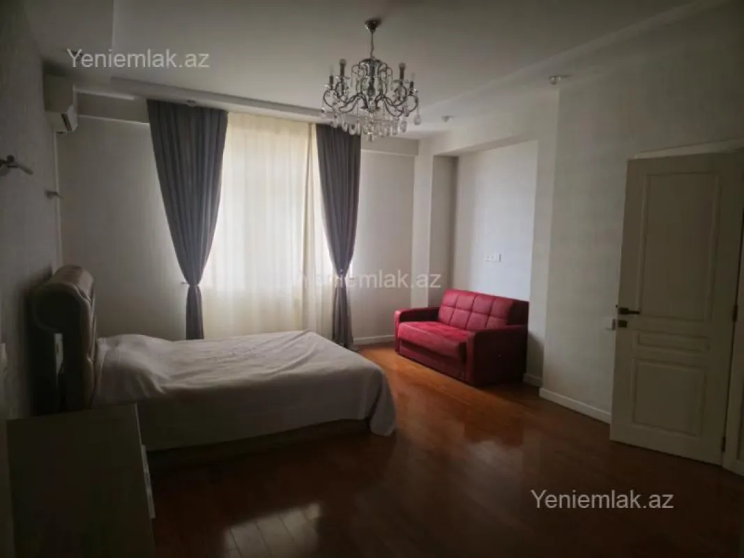 Satılır 4 otaqlı yeni tikili 185 m²