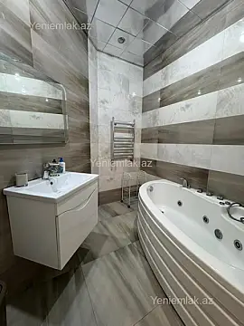 Satılır 4 otaqlı yeni tikili 185 m²