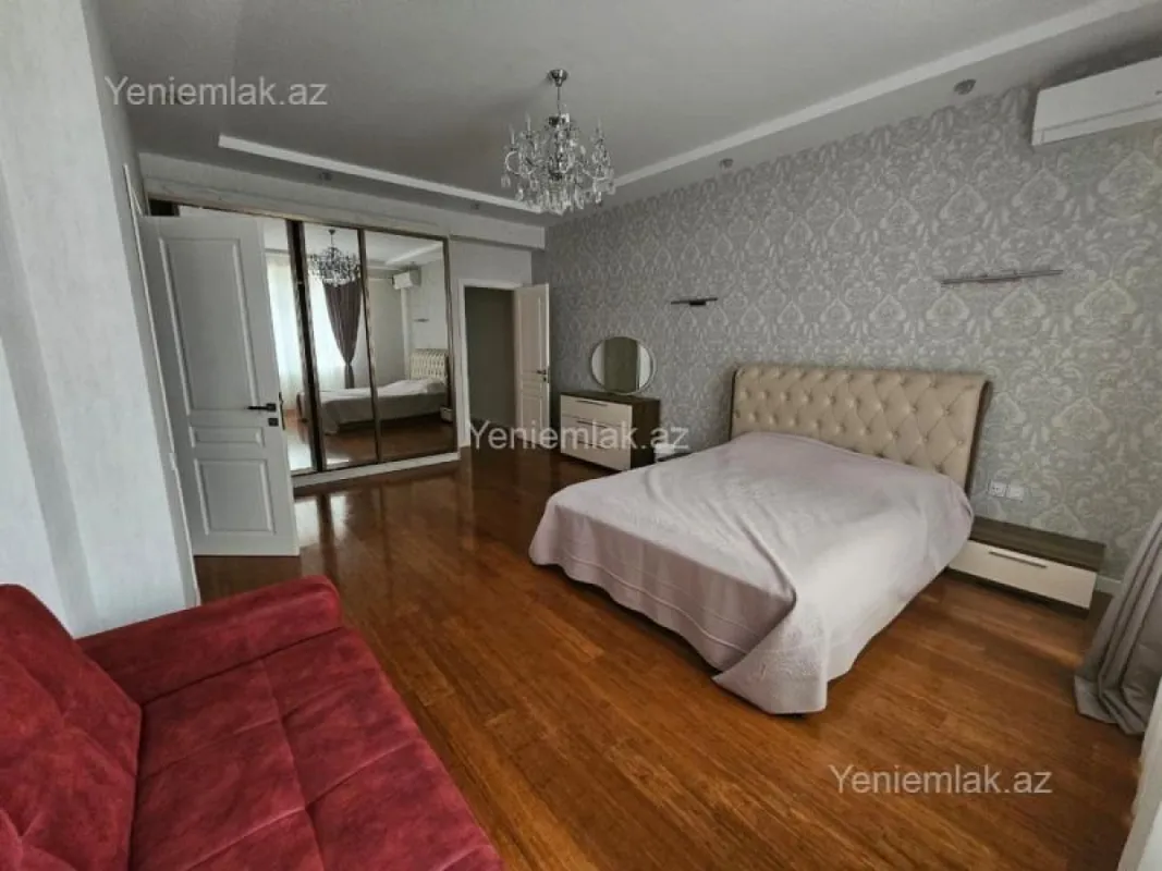 Satılır 4 otaqlı yeni tikili 185 m²