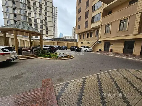 Satılır 4 otaqlı yeni tikili 185 m²