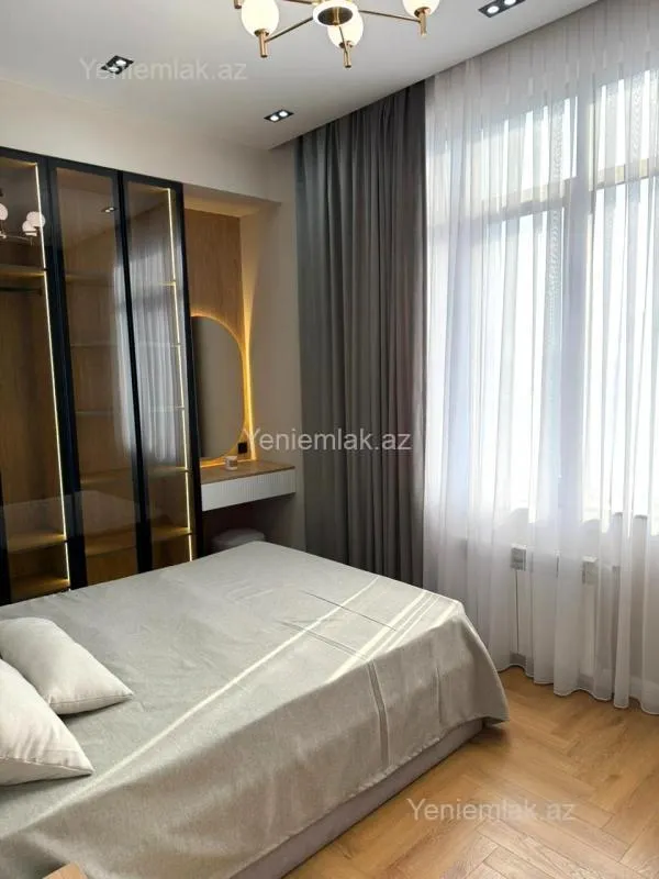 Satılır 3 otaqlı yeni tikili 82 m²