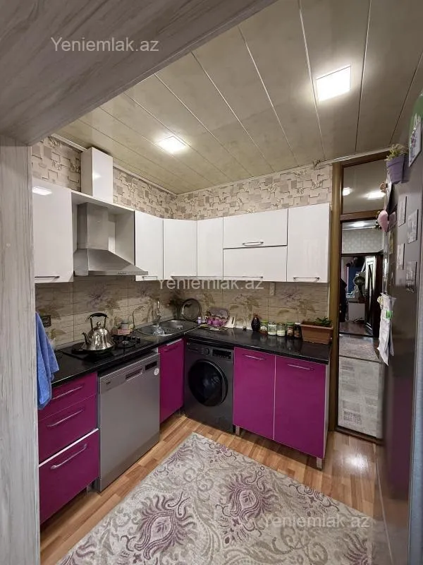 Satılır 4 otaqlı köhnə tikili 100 m²