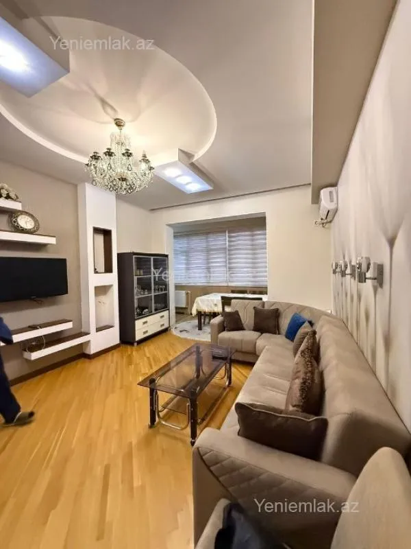 Satılır 3 otaqlı yeni tikili 102 m²