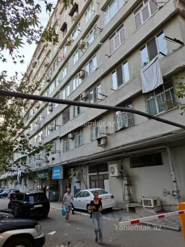 Satılır 2 otaqlı köhnə tikili 65 m²