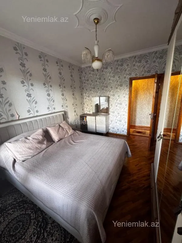 Satılır 2 otaqlı köhnə tikili 60 m²