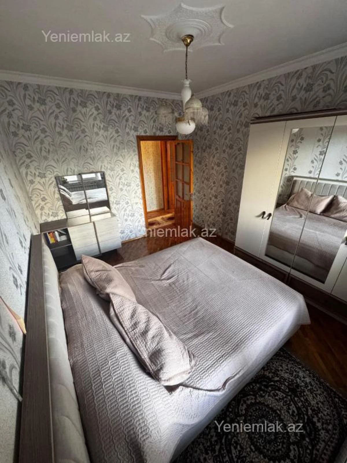 Satılır 2 otaqlı köhnə tikili 60 m²