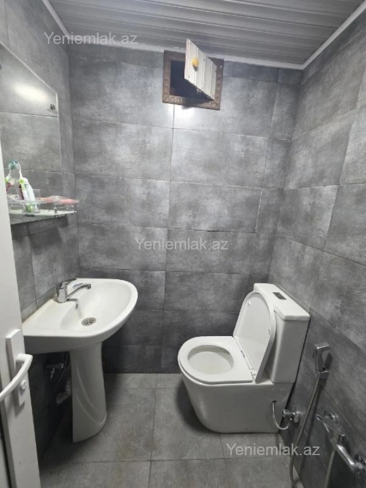 Satılır 2 otaqlı köhnə tikili 50 m²