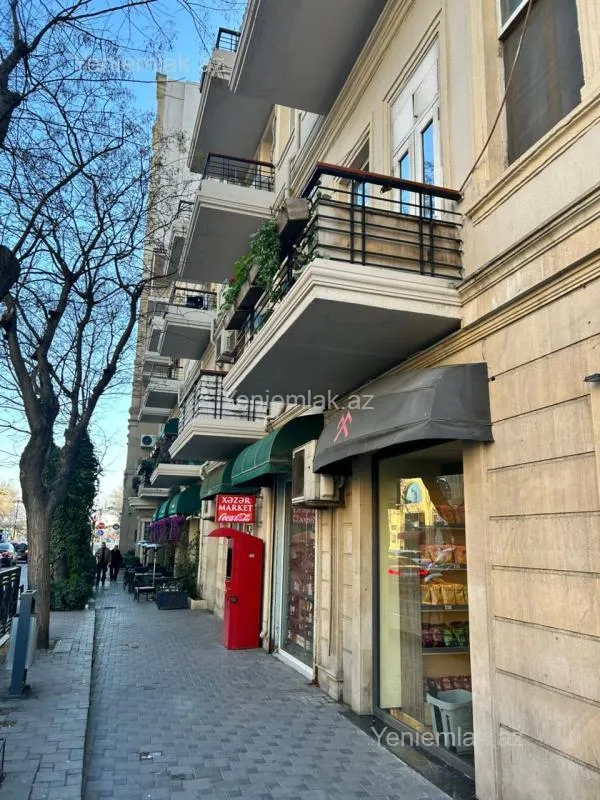 Satılır 2 otaqlı köhnə tikili 50 m²