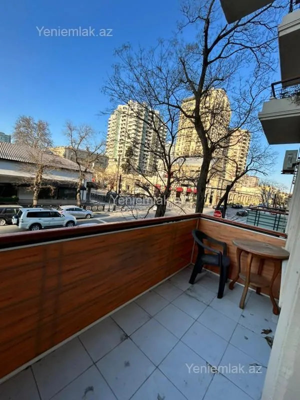 Satılır 2 otaqlı köhnə tikili 50 m²