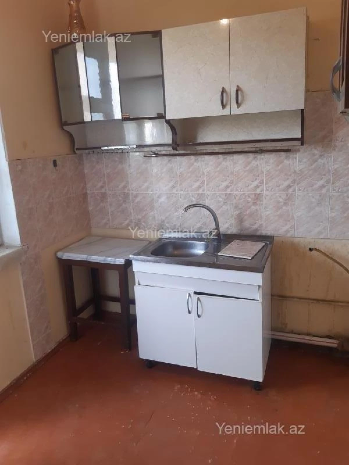 Satılır 3 otaqlı köhnə tikili 85 m²
