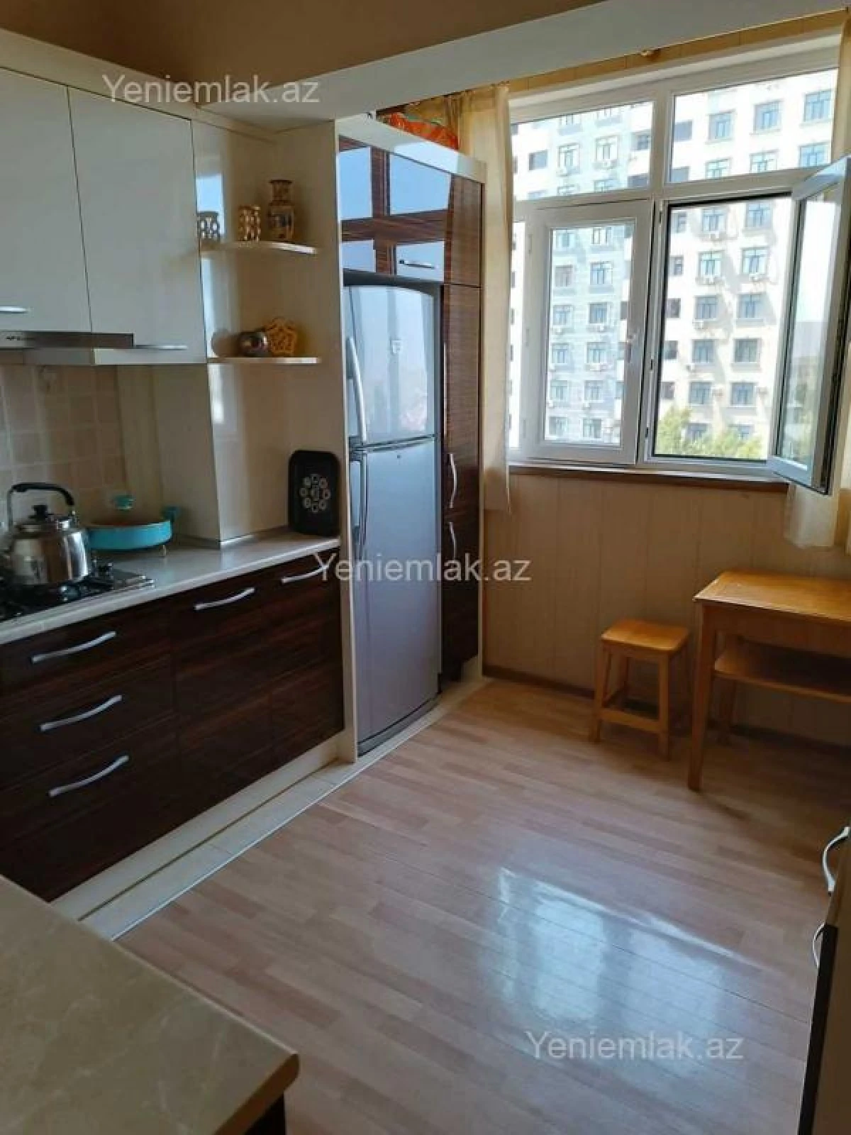 Satılır 2 otaqlı köhnə tikili 65 m²