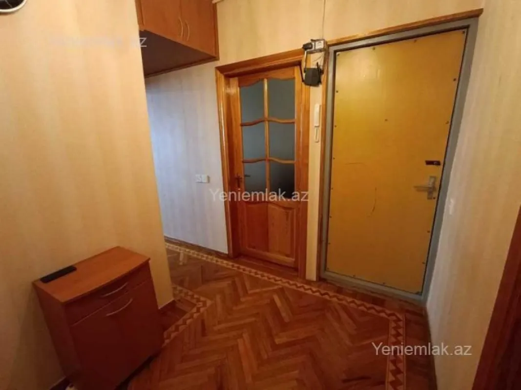 Satılır 2 otaqlı köhnə tikili 65 m²