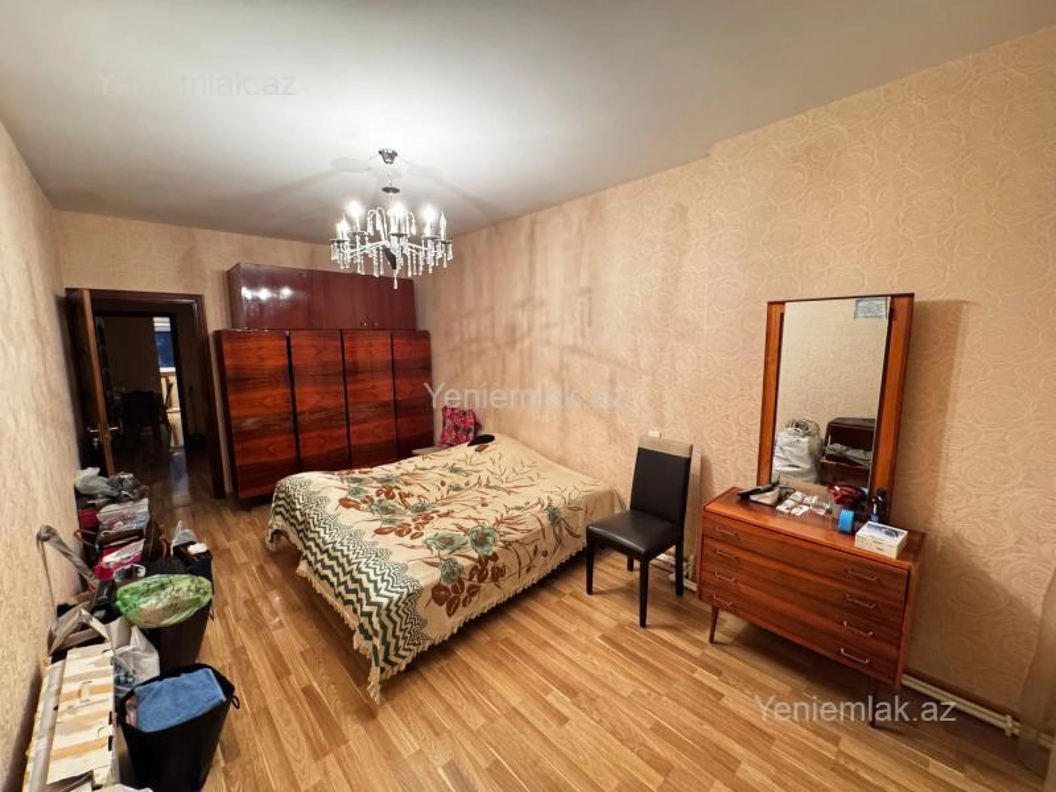 Satılır 4 otaqlı köhnə tikili 100 m²