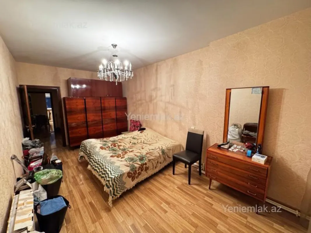 Satılır 4 otaqlı köhnə tikili 100 m²