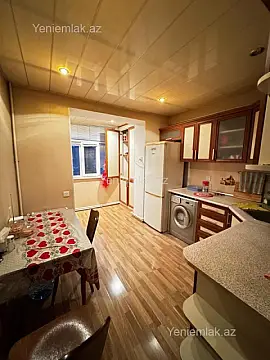 Satılır 4 otaqlı köhnə tikili 100 m²