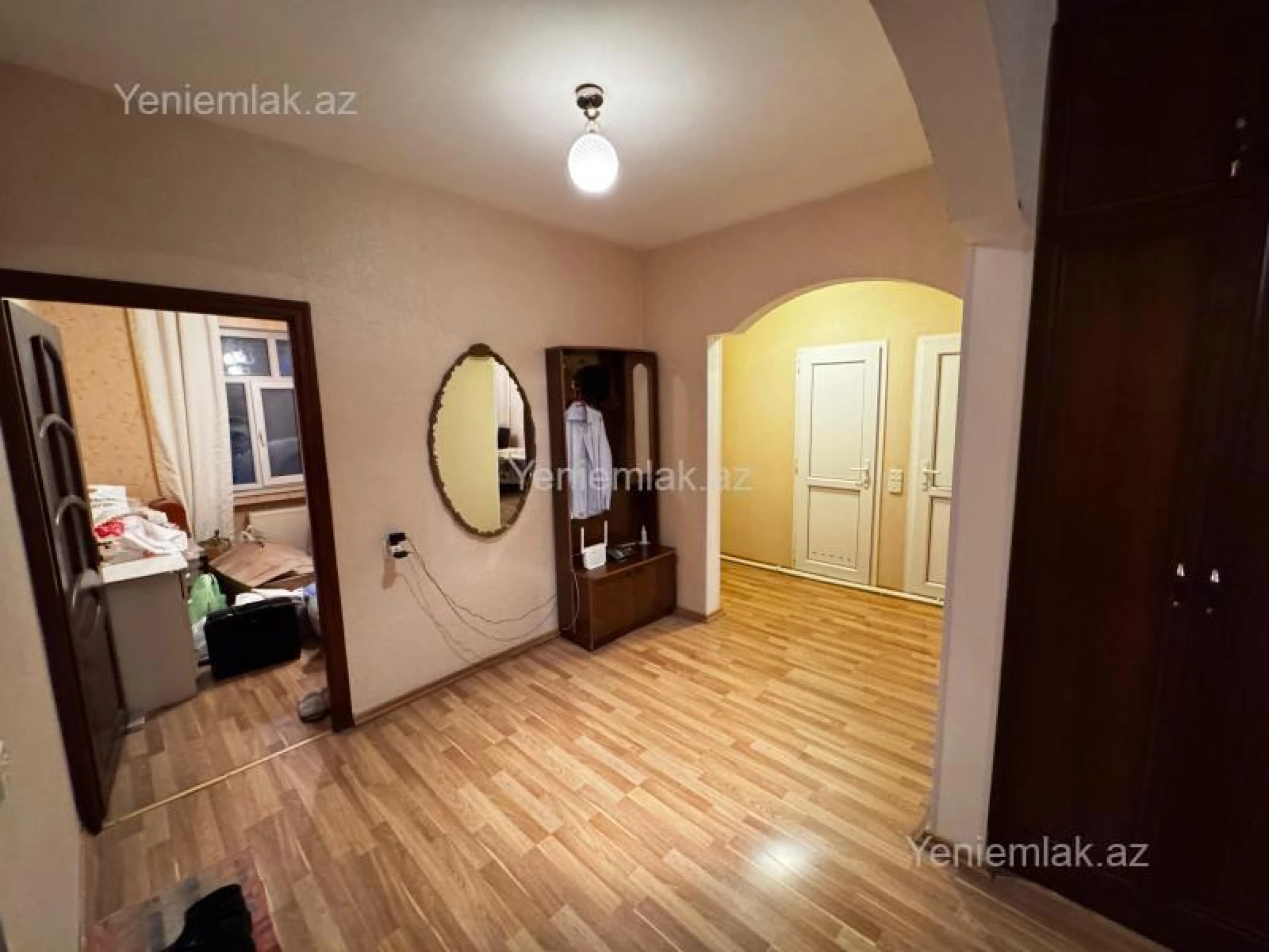 Satılır 4 otaqlı köhnə tikili 100 m²