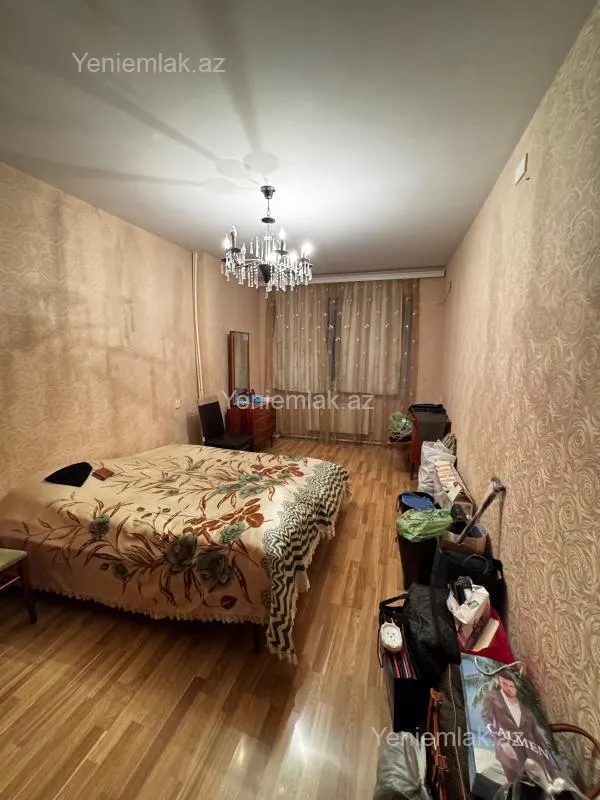 Satılır 4 otaqlı köhnə tikili 100 m²