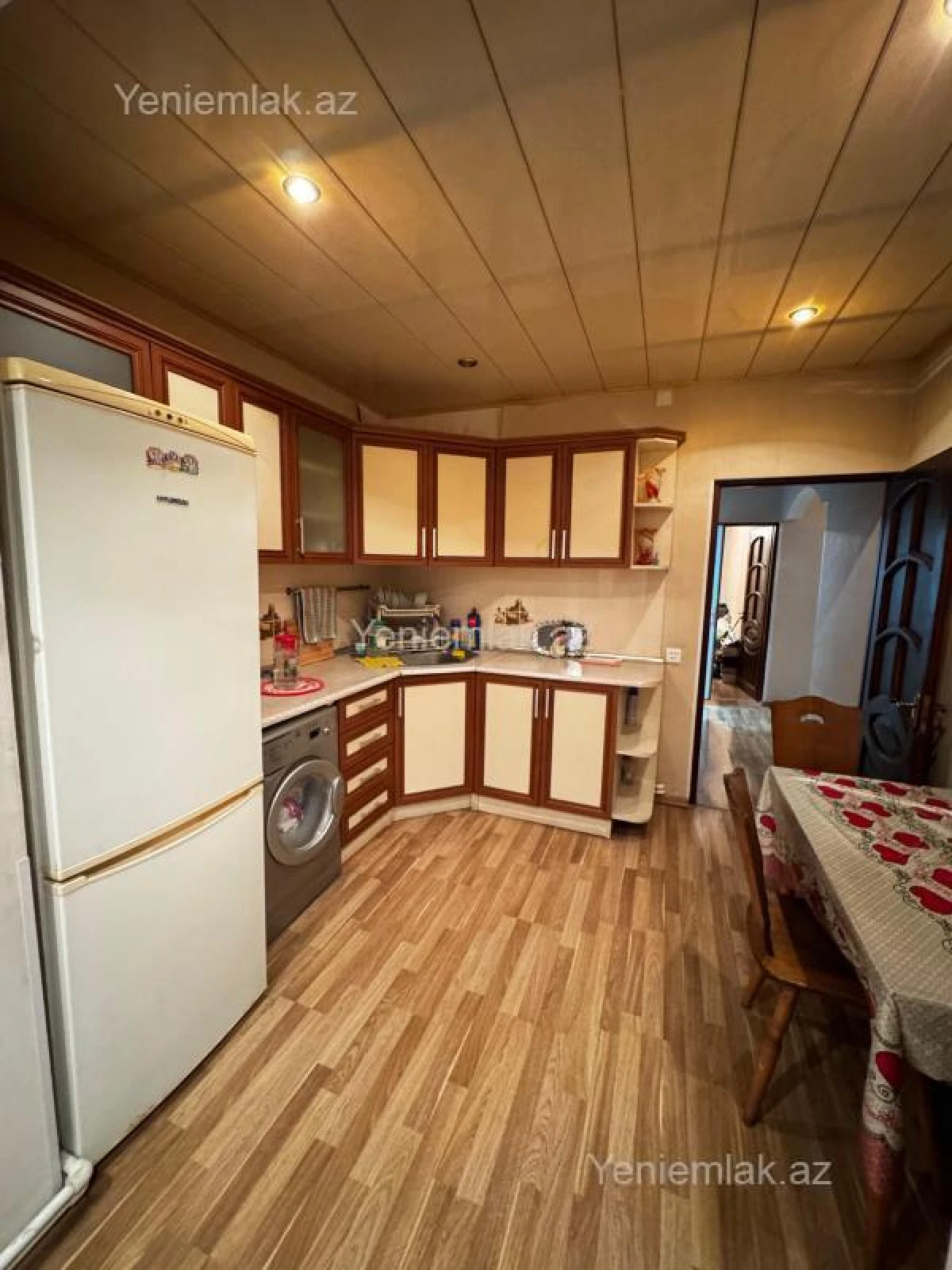 Satılır 4 otaqlı köhnə tikili 100 m²