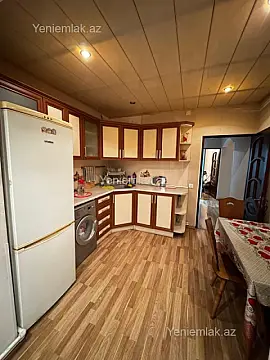 Satılır 4 otaqlı köhnə tikili 100 m²