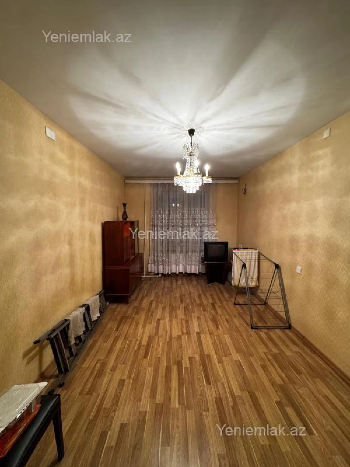 Satılır 4 otaqlı köhnə tikili 100 m²