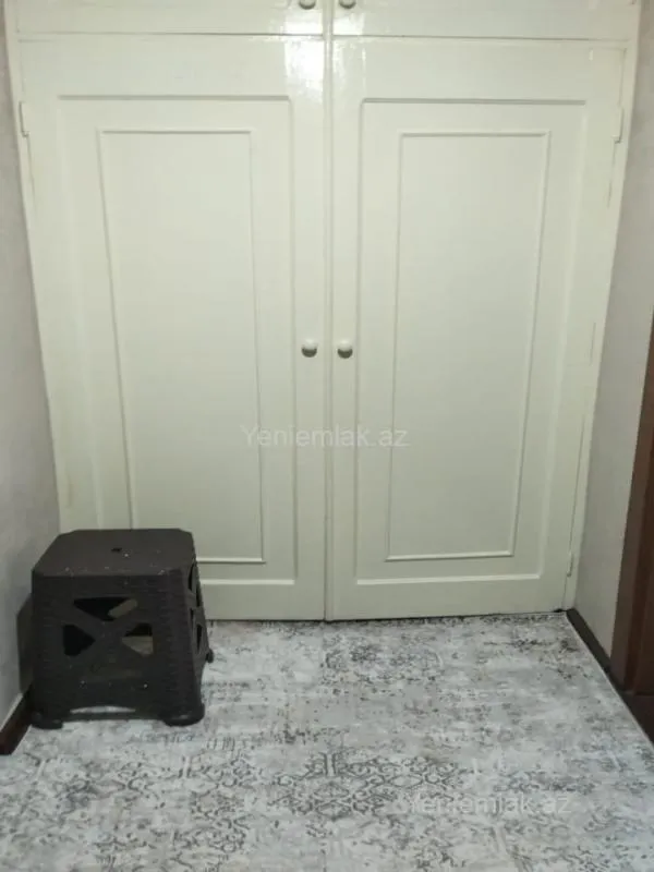 Satılır 2 otaqlı köhnə tikili 60 m²