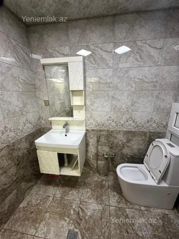 Satılır 3 otaqlı yeni tikili 74 m²