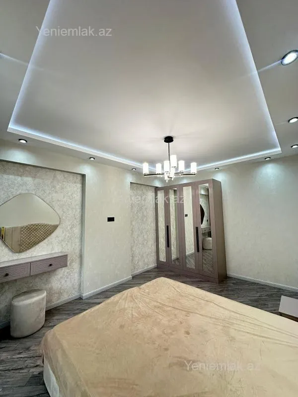 Satılır 3 otaqlı yeni tikili 80 m²