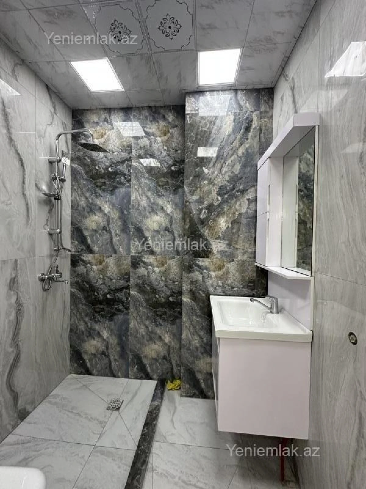 Satılır 3 otaqlı yeni tikili 76 m²