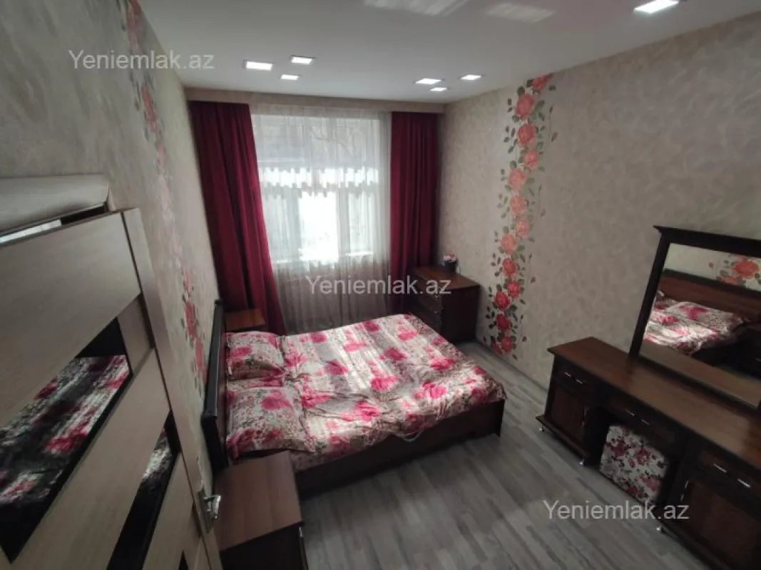 Satılır 3 otaqlı köhnə tikili 90 m²