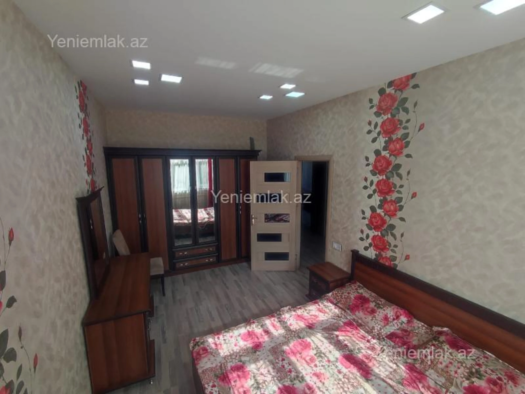 Satılır 3 otaqlı köhnə tikili 90 m²