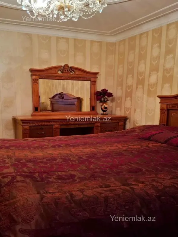 Satılır 5 otaqlı köhnə tikili 150 m²