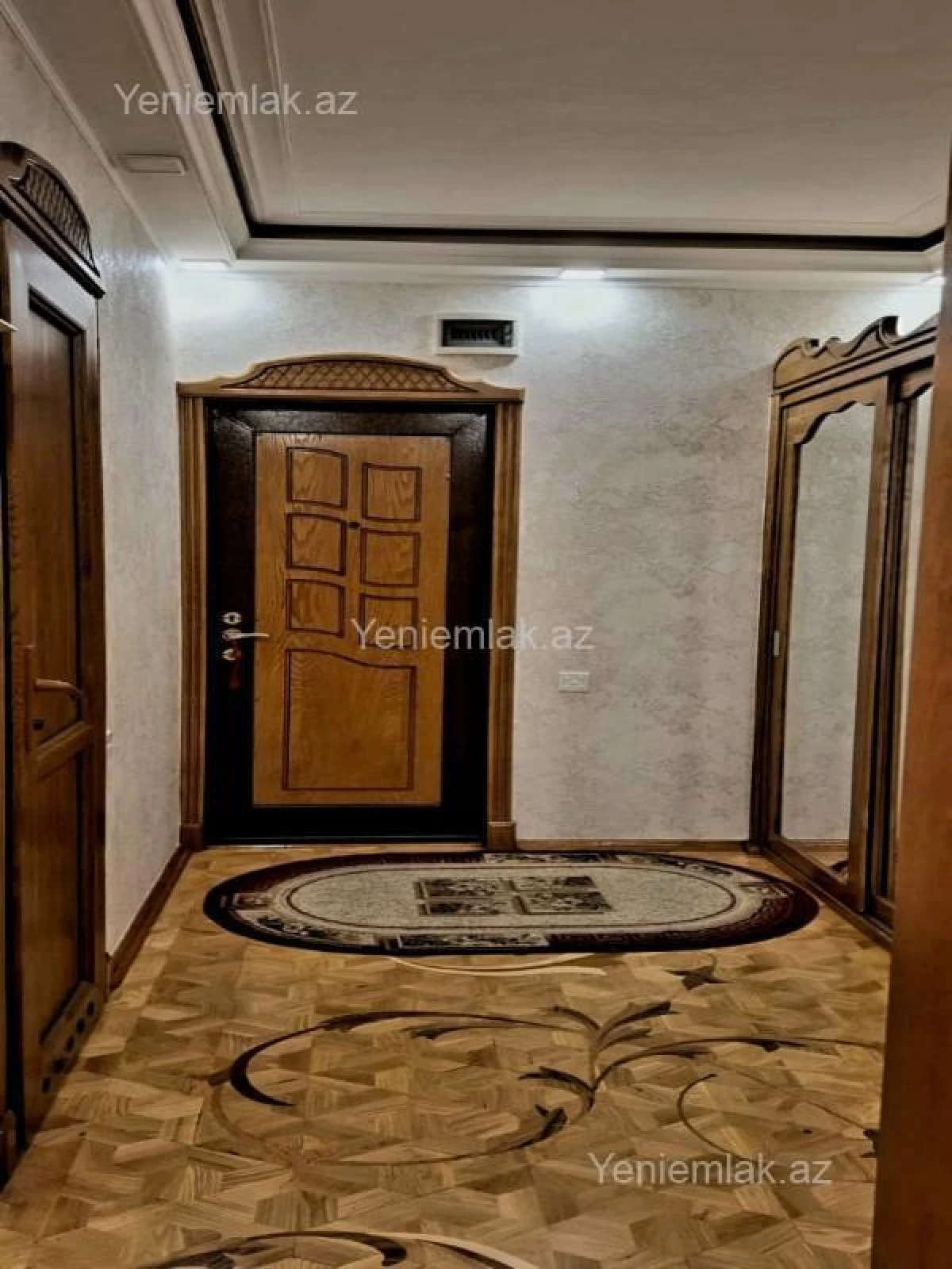 Satılır 5 otaqlı köhnə tikili 150 m²