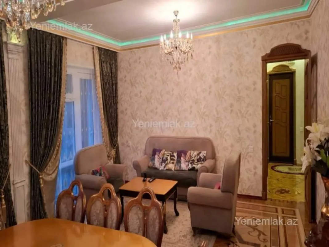Satılır 5 otaqlı köhnə tikili 150 m²