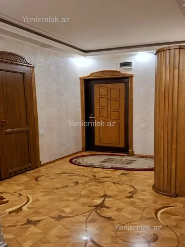 Satılır 5 otaqlı köhnə tikili 150 m²