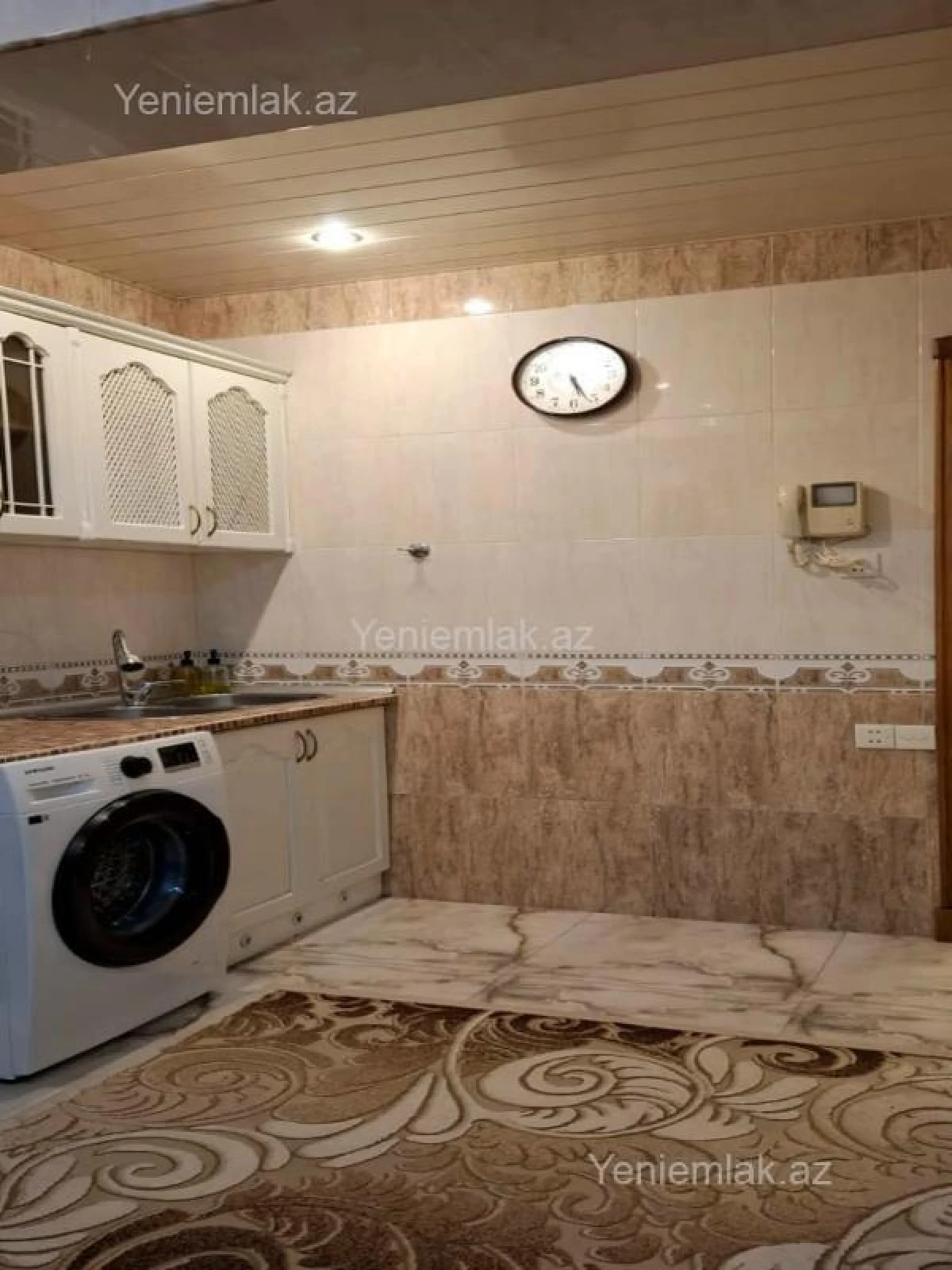 Satılır 5 otaqlı köhnə tikili 150 m²