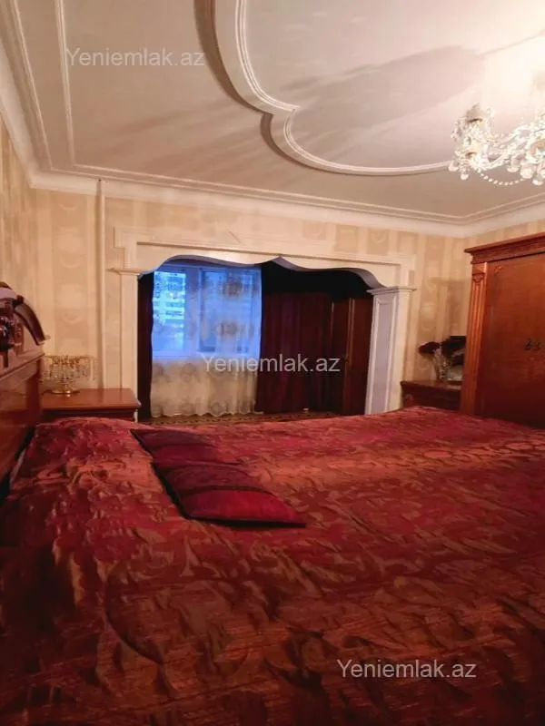 Satılır 5 otaqlı köhnə tikili 150 m²