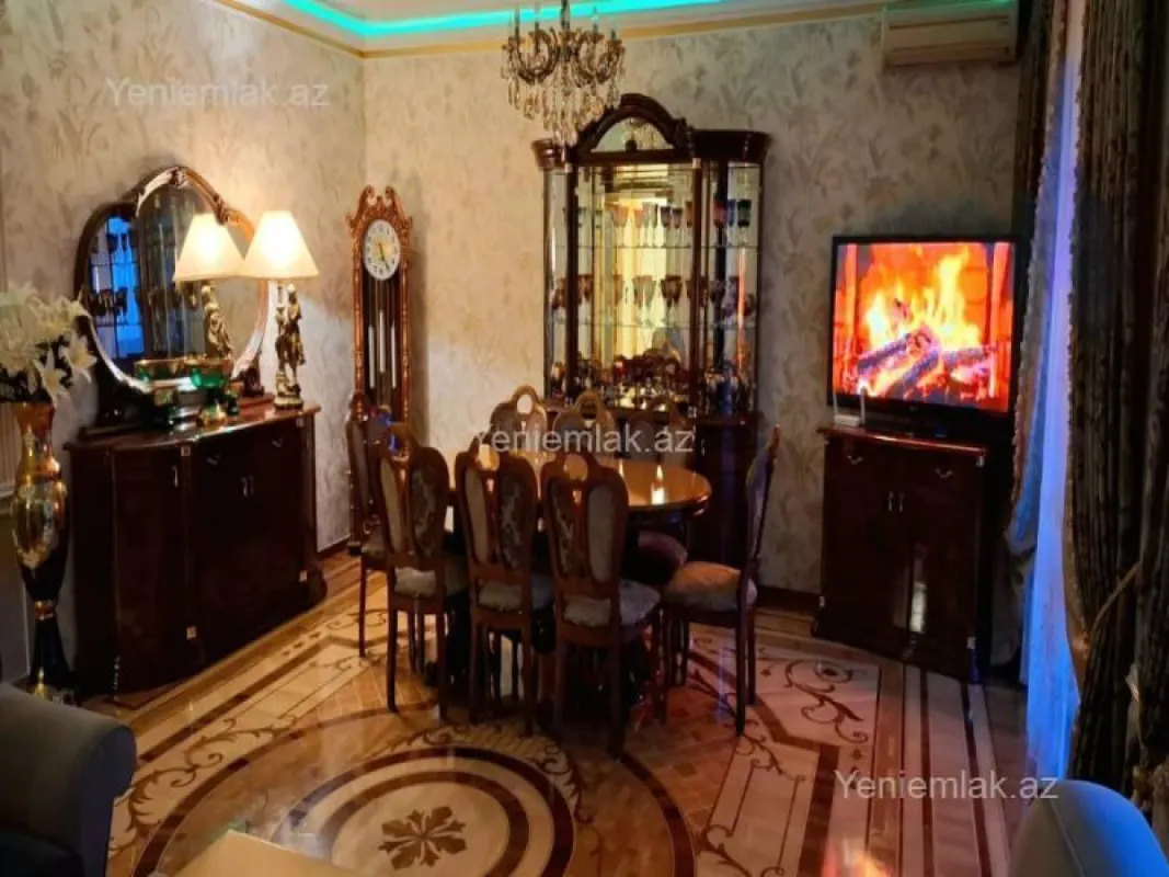 Satılır 5 otaqlı köhnə tikili 150 m²